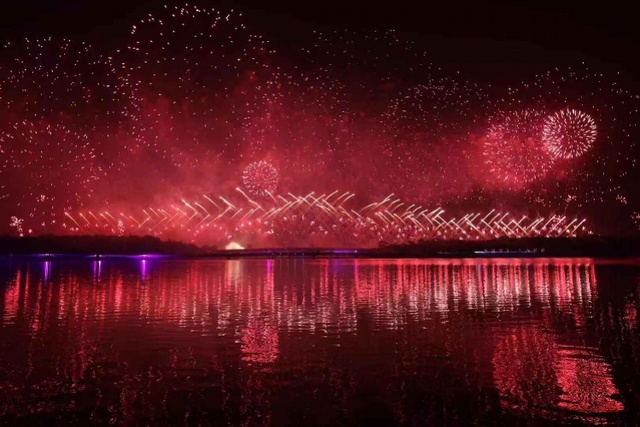 湖面烟花、4D立体烟花、桥体烟花、高空特色烟花