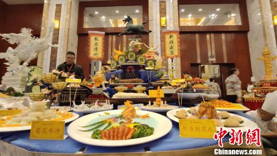 图为陇菜展示。　崔琳摄