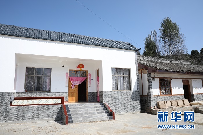 这是甘肃省陇南市成县王磨镇黄山村褚小琴的新家(10月14日摄) 新华社