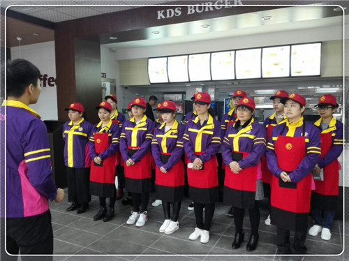汉堡快餐店加盟排行_快餐加盟品牌排行榜前十名,滋啦米香打造湘菜快餐第一品牌!
