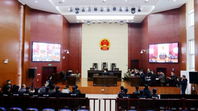 赌资300余万元！22名被告人涉嫌开设赌场罪在安庆受审