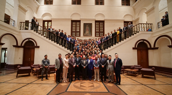 中创教育杨镒天先生带领百位企业家 赴尼泊尔