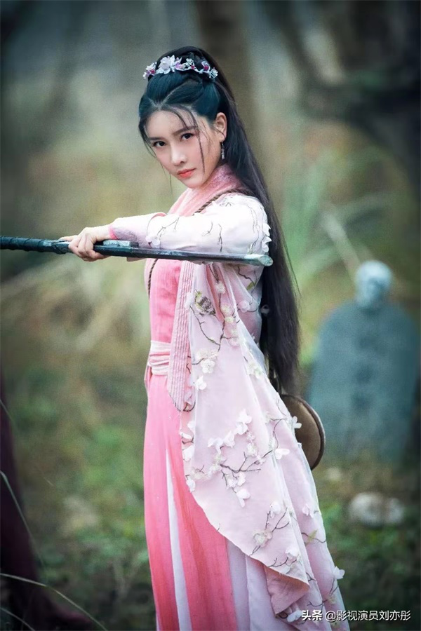 刘亦彤古装玄幻剧剧照流出惊艳来袭引人期待