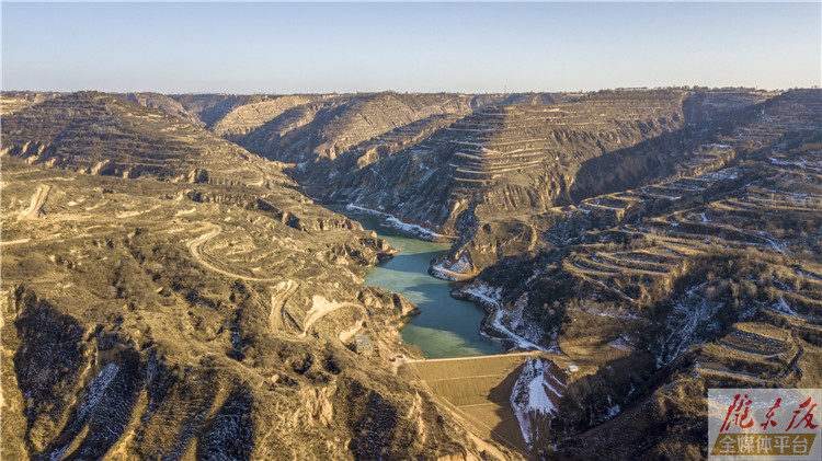 马莲河纪行| 层叠山峦中的蓝宝石
