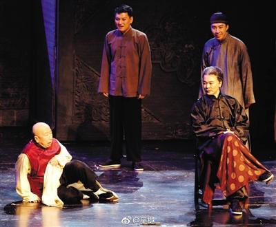 话剧《大宅门》中,吴樾饰演白景琦.