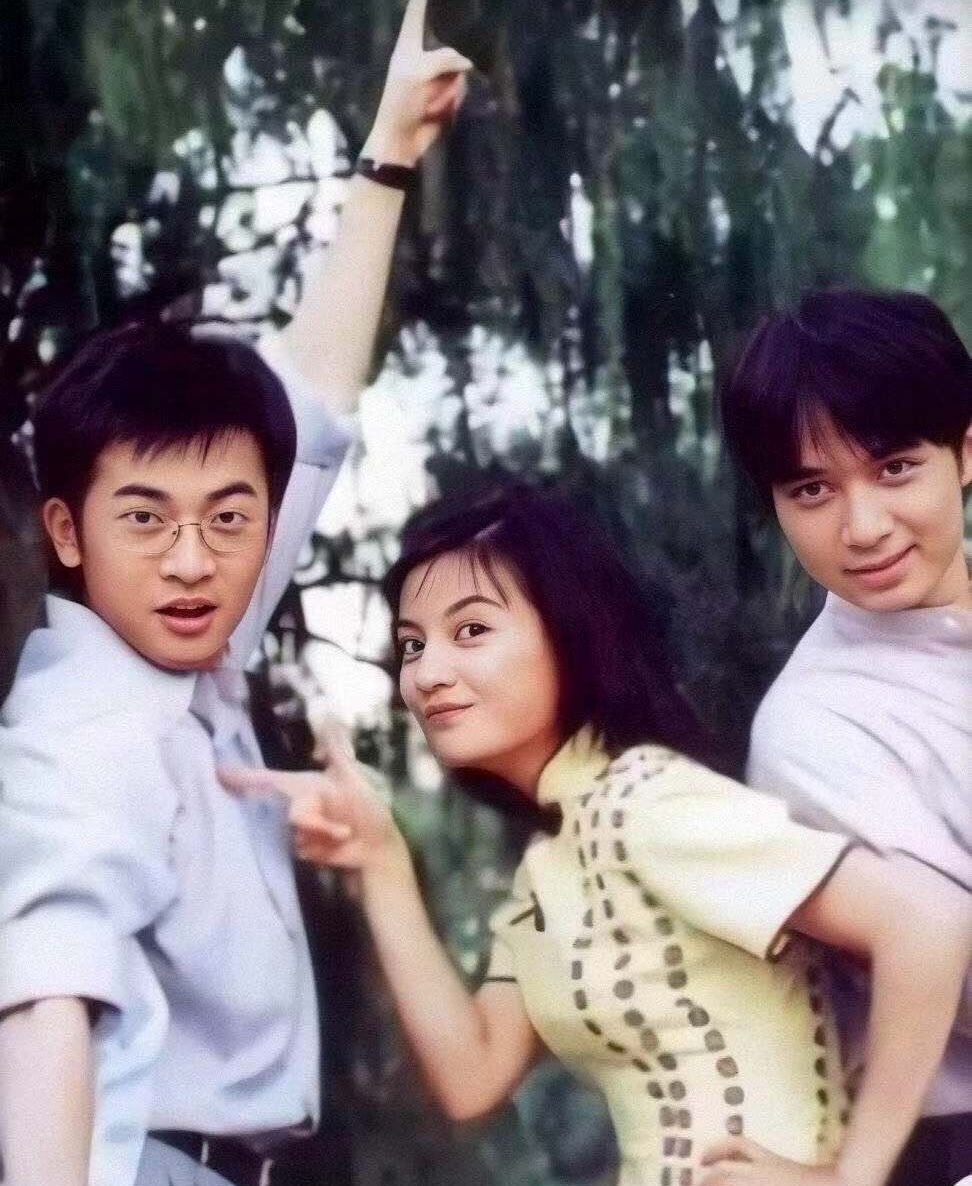 赵薇、古巨基与苏有朋同框，重演《情深深雨濛濛》_山东频道_凤凰网