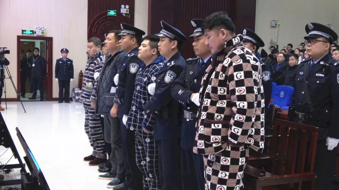 以湖南省长沙市为据点的文烈宏及其涉黑犯罪团伙可以说是作恶多端