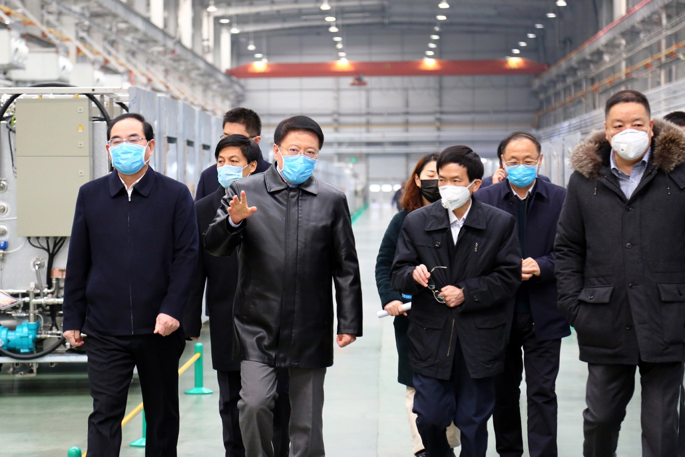 1月29日，市委书记江敦涛在淄博经开区调研疫情防控物资生产保障工作。资料照片