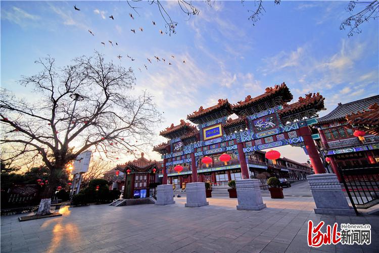 正定荣国府牌楼背面.通讯员房志强摄影报道