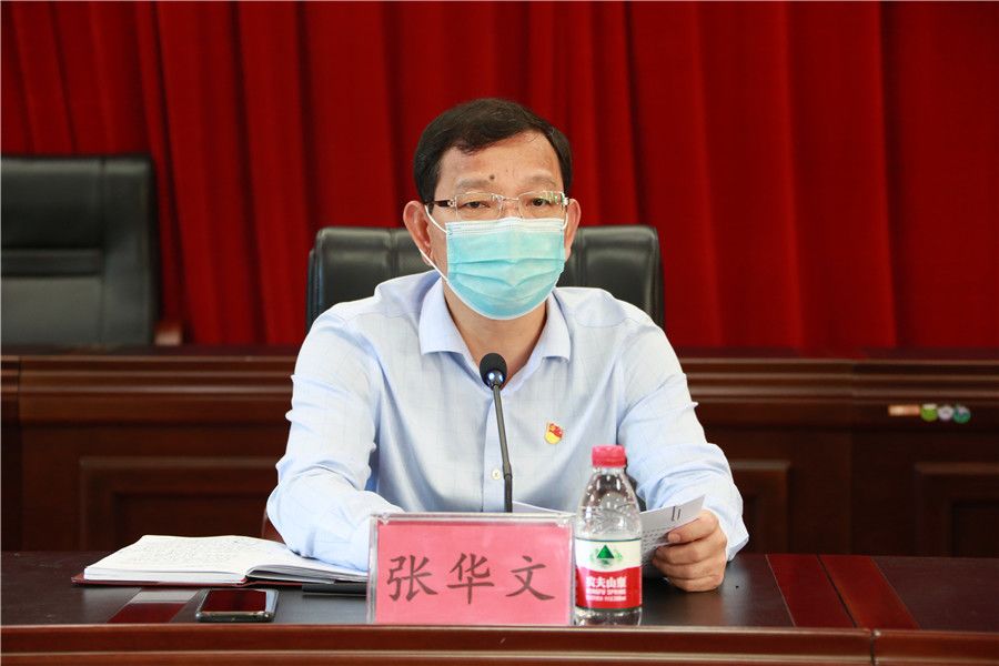 吉阳区委副书记,区政府区长,区第一副指挥长张华文指出,疫情快速变化