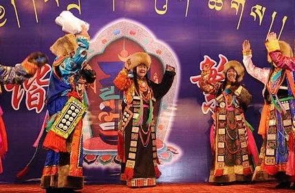 美!藏族传统风格和地方特色兼具的天祝藏族服饰