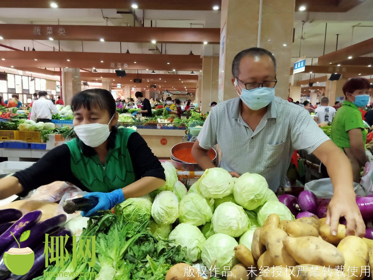 记者实探海口农贸市场：买菜的人多了，价格也便宜了