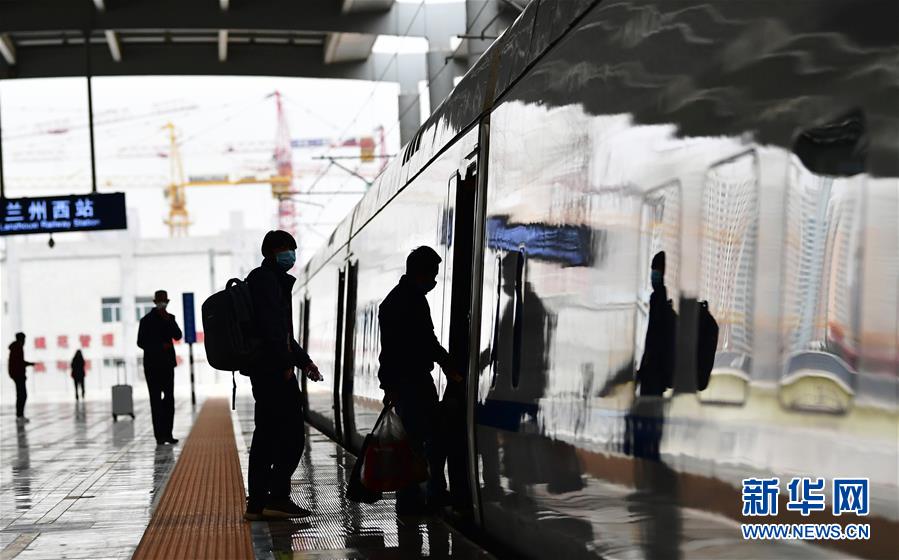 （社会）（5）中国铁路兰州局集团多趟旅客列车恢复开行