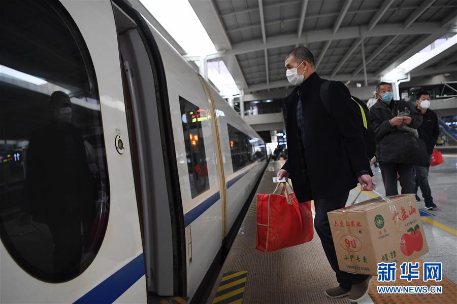 （社会）（1）中国铁路兰州局集团多趟旅客列车恢复开行