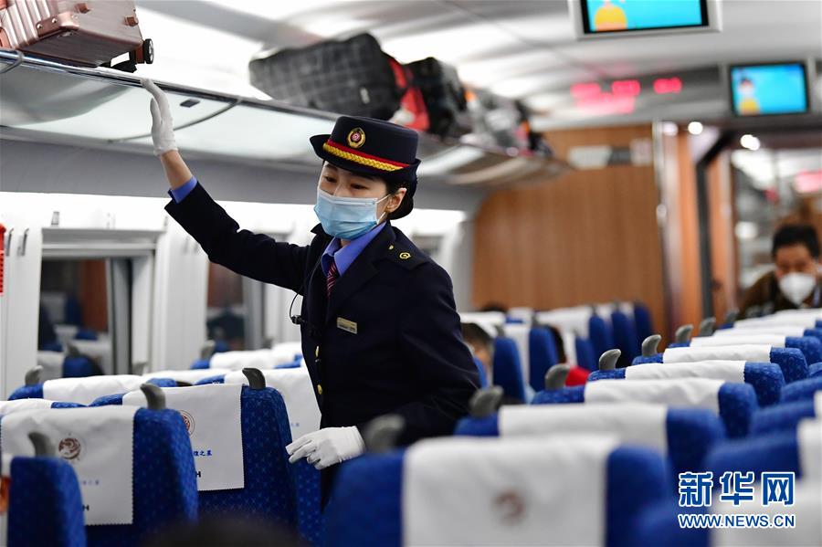 （社会）（4）中国铁路兰州局集团多趟旅客列车恢复开行