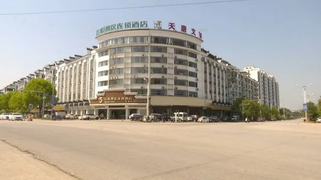 影响酒店人口_风对人口迁移的影响(2)