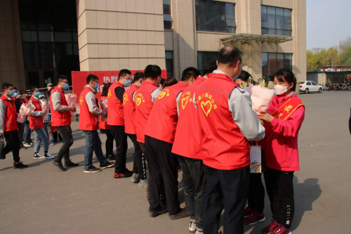 致敬!逆行的平凡英雄! 致敬!逆行的平凡英雄!