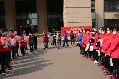 致敬!逆行的平凡英雄! 致敬!逆行的平凡英雄!