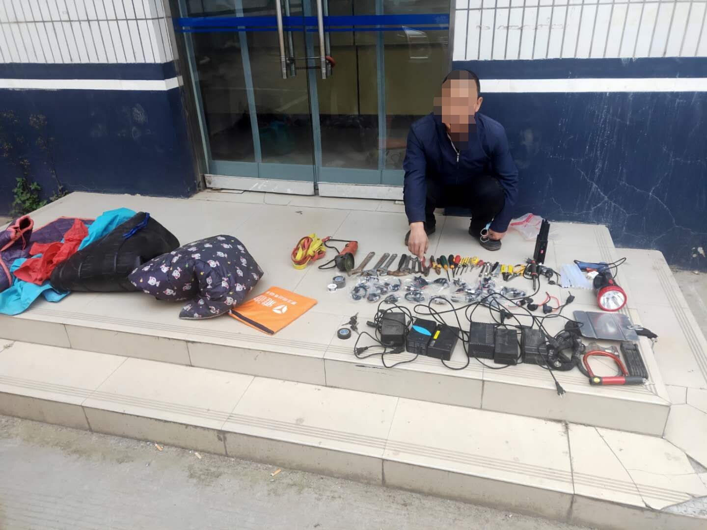 电动车@夫唱妇随齐作案 石家庄一盗销电动车团伙被捣毁