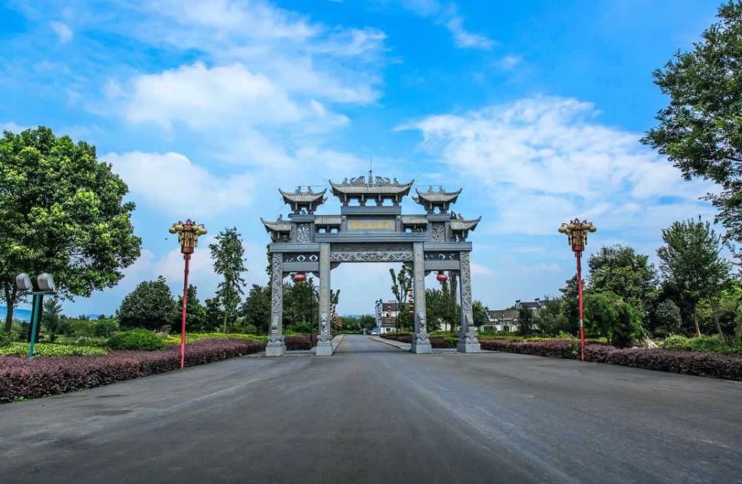 住宿)第二天,林海生態園景區(中餐)--霸王祠景區--香泉旅遊區--返程