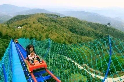 惊险刺激-茶山滑道山水画廊-留梦河谷最美西九华四,全国医务工作者