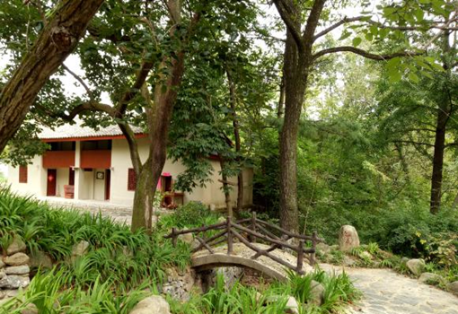 夏意正浓 听小曲观民俗感受陇之南的“清凉”