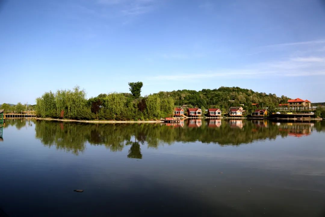 处于天水市秦州区平南镇孙集村,可便捷通达天水,陇南,兰州,关中,陕南