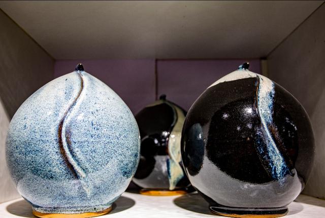 鲁山花瓷袁留福被评为河南省工艺美术大师