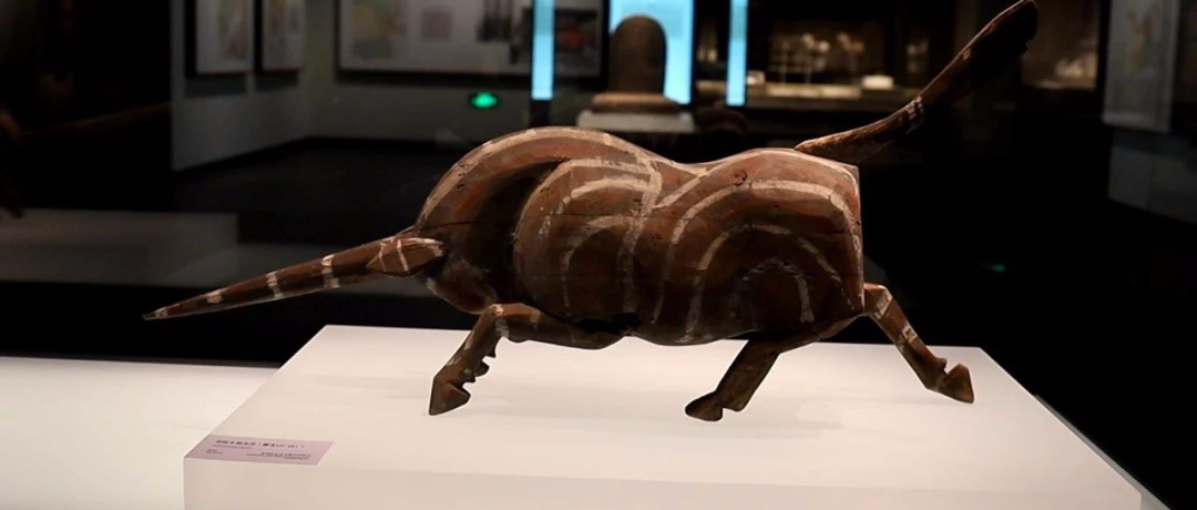 獬豸作为"法"的化身,从春秋战国时期便出现在古代法官的服饰上.