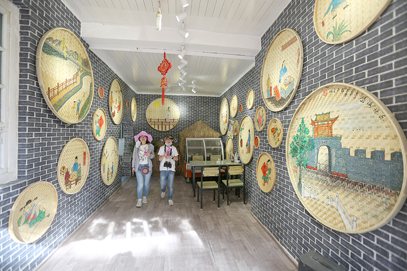 古香古色的特色农家小院，目前古镇已有农家乐37家。