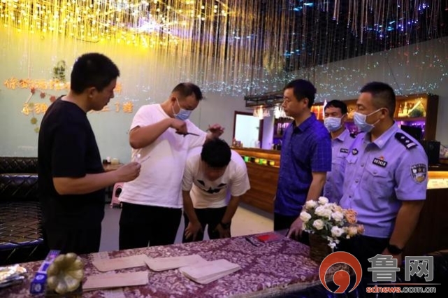 出动伟德体育!牡丹警方深入娱乐场所开展禁毒突击清查行动 出动伟德体育!牡丹警方深入娱乐场所开展禁毒突击清查行动