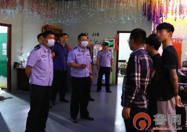 出动伟德体育!牡丹警方深入娱乐场所开展禁毒突击清查行动 出动伟德体育!牡丹警方深入娱乐场所开展禁毒突击清查行动