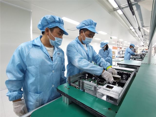 “鹏霄”服务器生产线在浙江宁波高新区投产