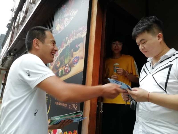 989.JPG