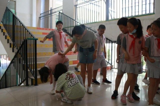 浐灞小学防踩踏疏散演练让校园成为孩子成长的踩