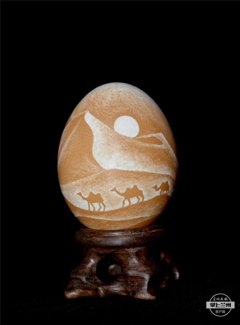 金城蛋雕达人展绝活