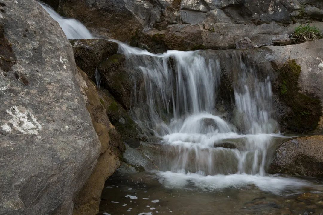 天祝石门沟：高峡平湖藏日月 吟山歌水忘流年
