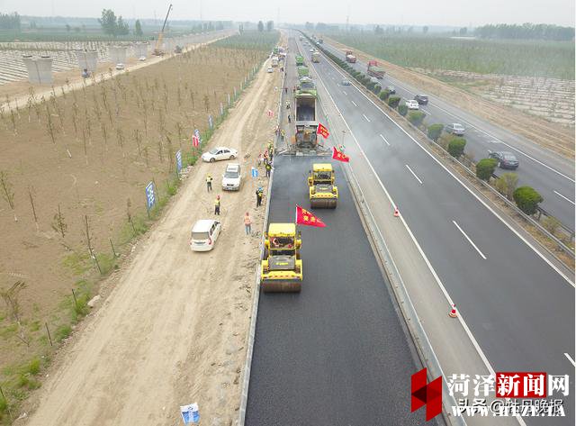 战疫情保工期比贡献”创先争优劳动竞赛系列报道---日兰高速公路巨野西至菏泽段改扩建工程有序推进