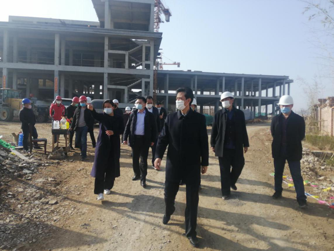 工作线指挥长王贤明深入项目一线