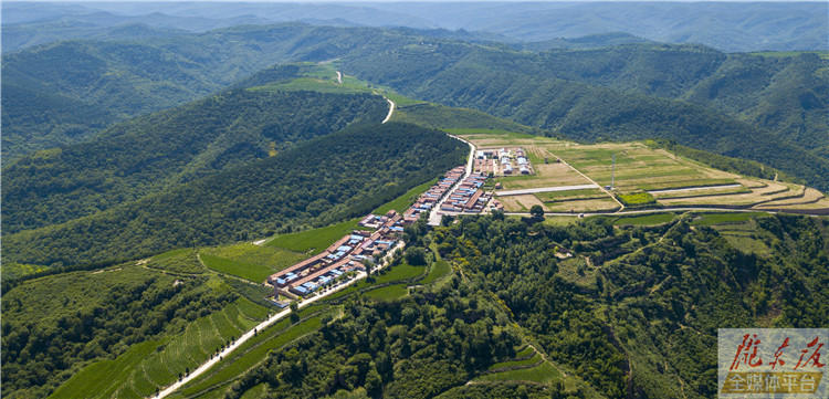 水泥路通门口 龙咀子村大变样