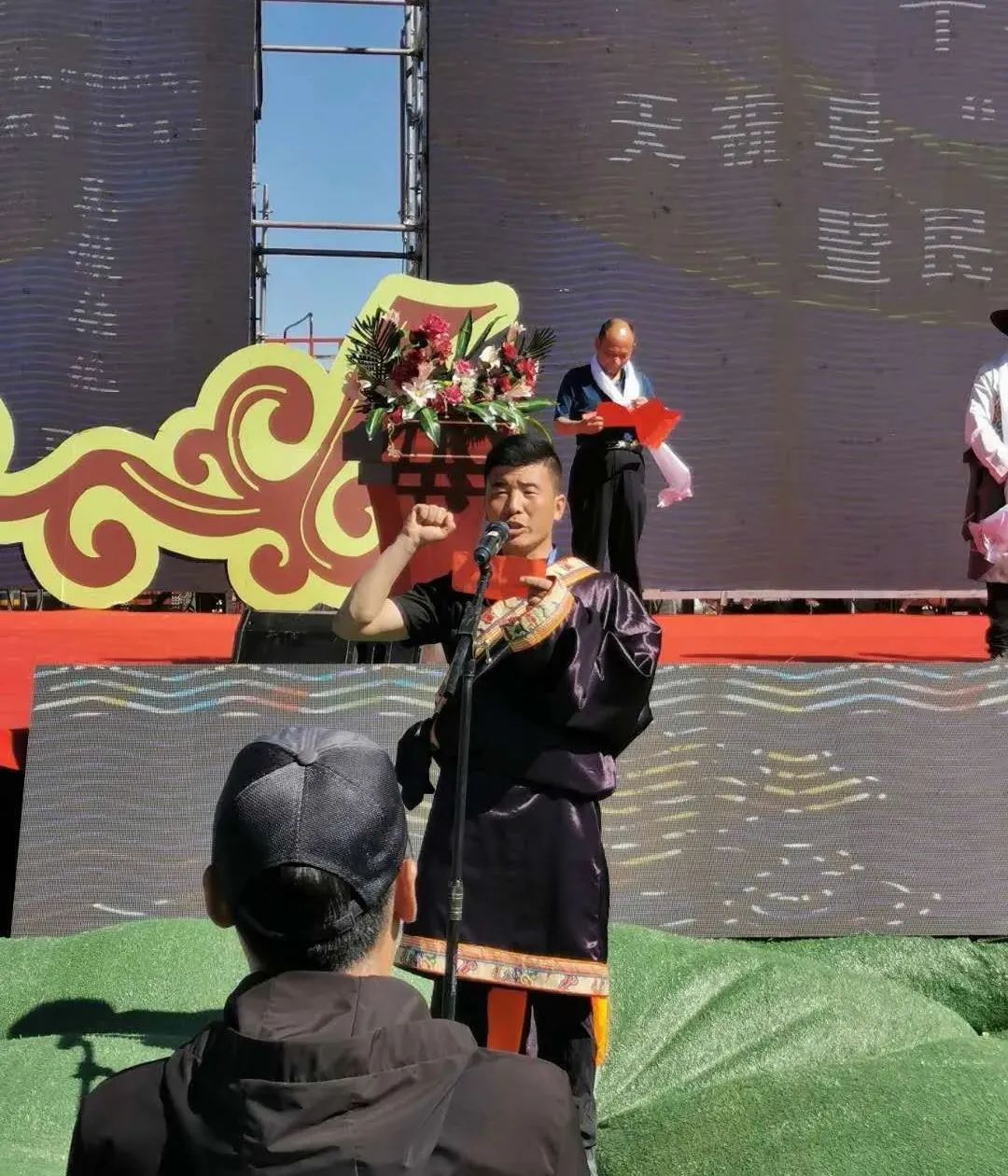 夏日草原，天祝赛马大会盛况空前
