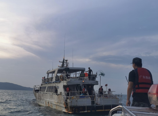 游艇|广东海洋执法队紧急出动 成功救回载有20人游艇