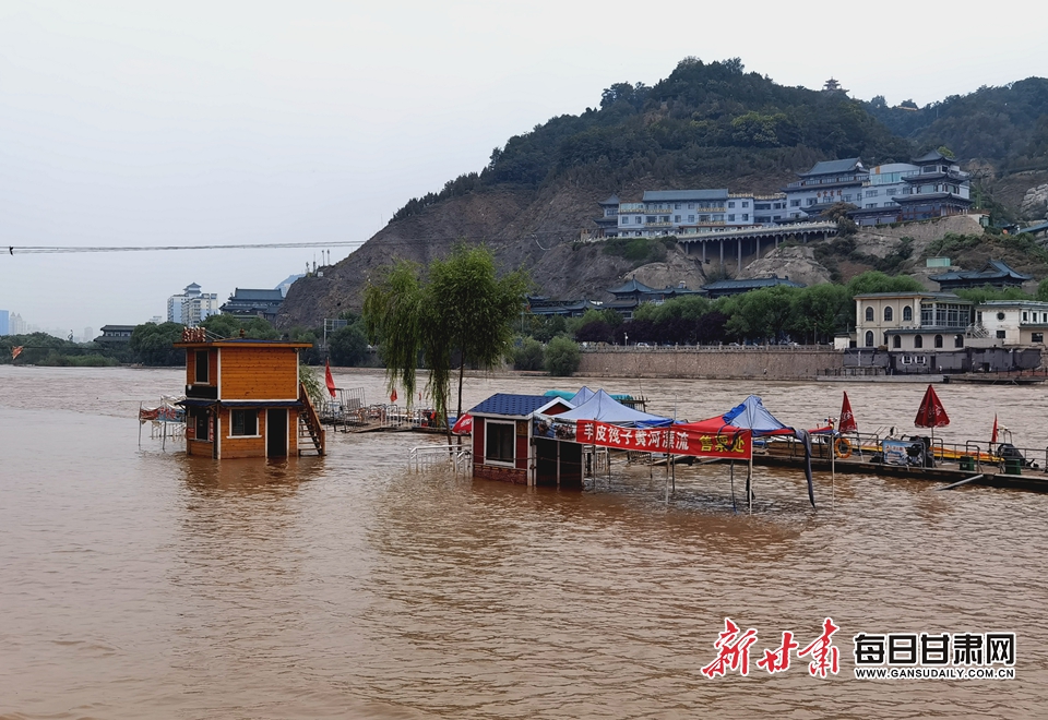 码头再度“瘫痪”