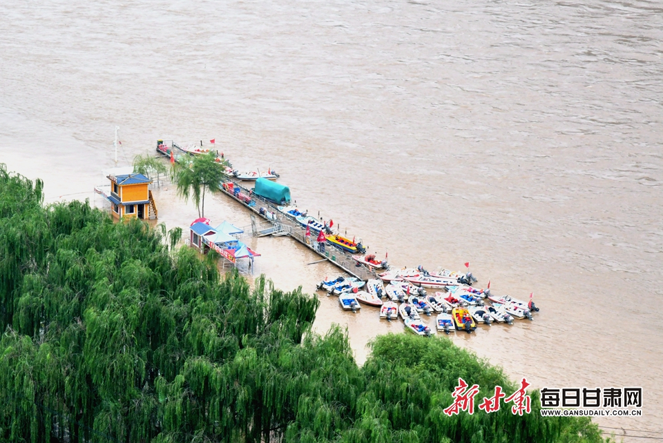 近水广场码头“瘫痪”