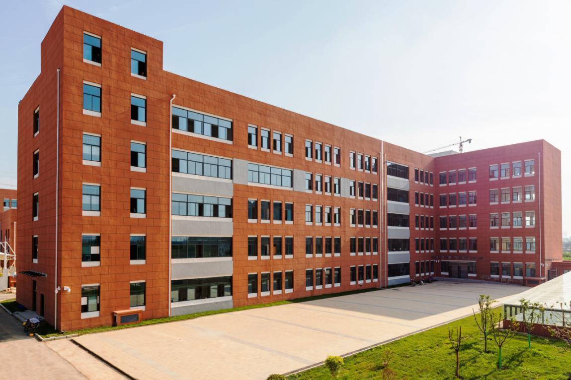半岛app官方下载-“公立学校VS私立学校”差异不是一星半点别等卒业才滥觞懊恼