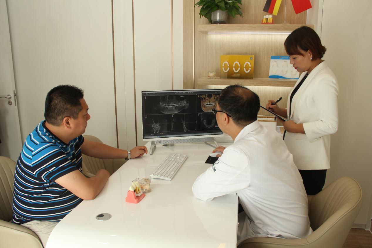 现场直击佛山电视台著名美食节目主持人选择登特口腔看牙全过程