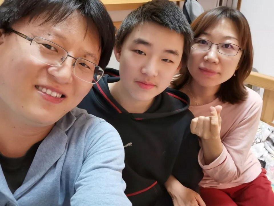 辽宁有20户家庭获此殊荣,中国医科大学附属第一医院朱然,刘璠家庭获此