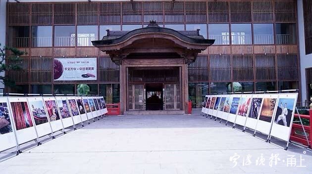 局长馆长直播带货越窑青瓷、棠岙纸……非遗产品也开始潮卖了！