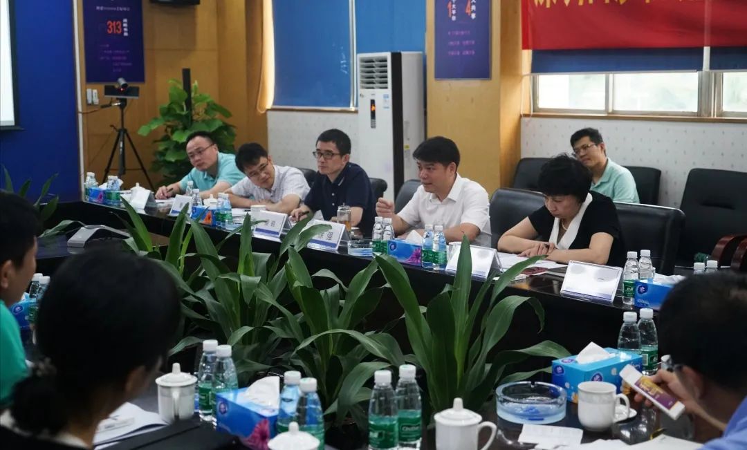 宁波市海曙区区长徐强赴深圳考察王渡升陪同调研