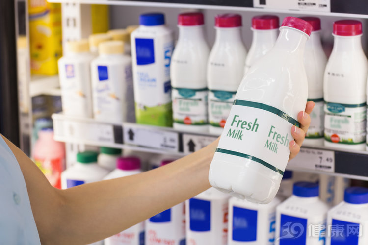 过期食品对身体的伤害有多大？专家提醒：这3种食品的伤害最大
